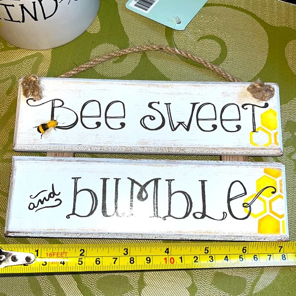 Nwt yellow spring bee bundle gold bow flip flops &wood sign βBee Sweet&Bumbleβ - Picture 14 of 16